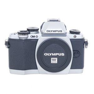 Olympus E-M10 Gehäuse silber, (5375 Auslösungen)