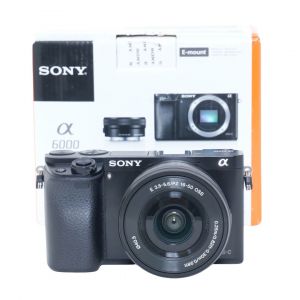 Sony Alpha 6000 (4959 Auslösungen) + E 16-50mm/3,5-5,6 OSS, PZ, OVP