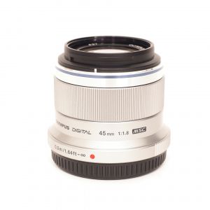Olympus M. Zuiko 45mm/1,8 MSC silber