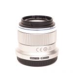 Olympus M. Zuiko 45mm/1,8 MSC silber