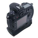 Nikon D300S Gehäuse (86004 Auslösungen), mit Nikon MB-D10 Griff