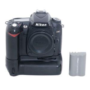 Nikon D90 Gehäuse (87218 Auslösungen) mit Nikon MB-D 80 Batteriegriff, 2. Akku