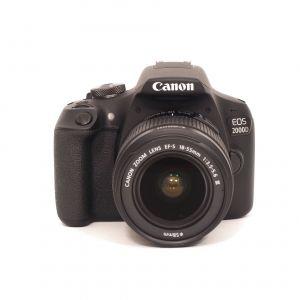 Canon EOS 2000 D Gehäuse (3593 Auslösungen) mit EF-S 18-55mm/3,5-5,6 II