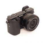 Sony ILCE Alpha 6000 Gehäuse (2748 Auslösungen) schwarz + E 16-50mm/3,5-5,6 OSS, OVP