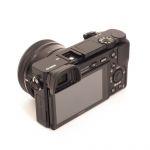 Sony ILCE Alpha 6000 Gehäuse (2748 Auslösungen) schwarz + E 16-50mm/3,5-5,6 OSS, OVP
