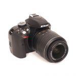 Nikon D3300 Gehäuse (7115 Auslösungen) + AF-S 18-55mm/3,5-5,6 DX, G, VR, II