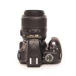 Nikon D3300 Gehäuse (7115 Auslösungen) + AF-S 18-55mm/3,5-5,6 DX, G, VR, II