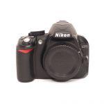 Nikon D 3100 Gehäuse (550 Auslösungen)