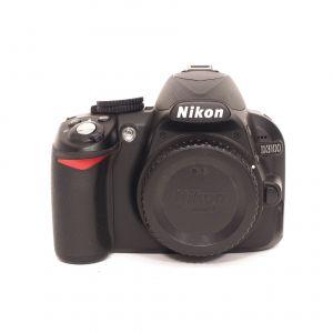 Nikon D 3100 Gehäuse (550 Auslösungen)