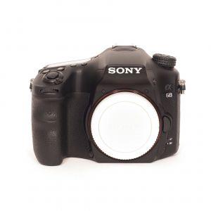 Sony Alpha 68 Gehäuse (1067 Auslösungen)