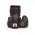 Nikon D 3400 Gehäuse (634 Auslösungen) + AF-P 18-55mm/3,5-5,6 DX, G, VR, Sonnenblende, 2.Akku