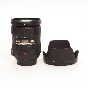 Nikon AF-S 18-200mm/3,5-5,6 DX, G, ED, VR, Sonnenblende (etwas Staub im Linsensystem, kein Einfluss auf Bildqualität)