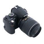 Nikon D3000 Gehäuse (1938 Auslösungen) Kartenfachdeckel fehlt + AF-S 18-55mm/3,5-5,6 DX, G, VR, inkl. 20% MwSt.