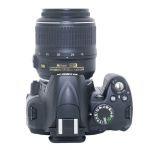 Nikon D3000 Gehäuse (1938 Auslösungen) Kartenfachdeckel fehlt + AF-S 18-55mm/3,5-5,6 DX, G, VR, inkl. 20% MwSt.