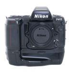 Nikon F90X Gehäuse, inkl. MB-10 Batteriegriff