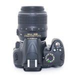 Nikon D 3000 Gehäuse (790 Auslösungen) + AF-S 18-55mm/3,5-5,6 G, DX, VR