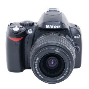 Nikon D40 Gehäuse ( 30310 Auslösungen), mit Nikon AF-S 18-55mm/3,5-5,6 DX, G, ED, II