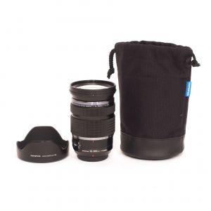 Olympus M.Zuiko 12-100mm/4 IS, Pro, (Kratzer auf Frontlinse), Sonnenblende, Beutel