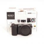 Sony Alpha NEX-5T Gehäuse (10051 Auslösungen), OVP, HVL-F7S Blitz
