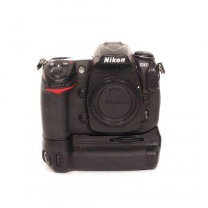 Nikon D300 Gehäuse (63927 Auslösungen), MB-D10 Batteriehandgriff, inkl 20% MwSt.