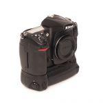 Nikon D300 Gehäuse (63927 Auslösungen), MB-D10 Batteriehandgriff, inkl 20% MwSt.