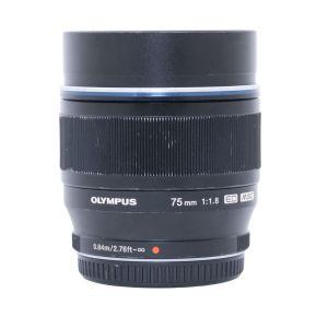 Olympus M.Zuiko 75mm/1,8 ED, MSC (feine Kratzer auf der Frontlinse, kein Einfluss auf Bildqualität)