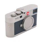 Leica M9 Titan Sn. 4000127 Set, inkl. M Summilux 35mm/1,4 ASPH, Titan, Sn.4108087, SetNr.127/500, ArtNr.10715, 2. Akku, Leder Fingerschlaufen S, M, L, Lederriemen, Holster