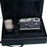 Leica M7 Titan “50 Jahre Leica M” Sn.3000053 Set, inkl. Leica M Summilux 50mm/1,4 Titan Sn.3982053, ArtNr.10570, OVP, Buch, Lederriemen
