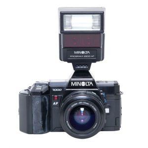 Minolta 7000 AF + AF 35-70mm/4 + Minolta Programm 2800 AF, Blitzgerät