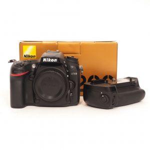 Nikon D7200 Gehäuse (421608 Auslösungen) mit MB-D15 Hochformatgriff, OVP