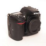Nikon D7200 Gehäuse (421608 Auslösungen) mit MB-D15 Hochformatgriff, OVP