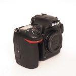 Nikon D500 Gehäuse (152726 Auslösungen) mit MB-D17 Hochformatgriff, OVP