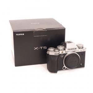 Fujifilm X-T 5 Gehäuse silber (14516 Auslösungen), OVP
