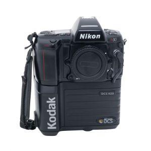 Nikon N90 Gehäuse mit Kodak DCS420 Digital Rückteil ohne Ladegerät, nicht getestet