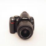 Nikon D 3000 Gehäuse (5695 Auslösungen) + AF-S 18-55mm/3,5-5,6 DX, VR