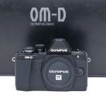 Olympus OM-D E-M 10 II schwarz (3826 Auslösungen), OVP, 2. Akku