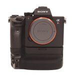 Sony Alpha 7R III, Meike Griff, (1249 Auslösungen)