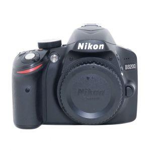 Nikon D3200 Gehäuse (3282 Auslösungen)