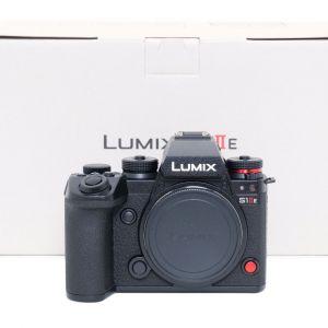 Panasonic Lumix S1 II E Gehäuse, (0 Auslösungen), Ausstellungsstück, 2 Jahre Garantie, inkl. 20% MwSt.