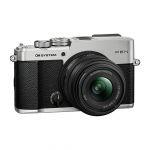 OM System PEN silber + M.Zuiko 14-42mm/3,5-5,6 III