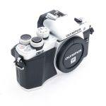 Olympus OM-D E-M10 II Gehäuse (1035 Auslösungen) silber, OVP