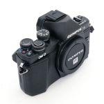 Olympus OM-D E-M10 II Gehäuse (4832 Auslösungen) schwarz, OVP